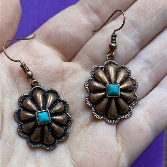 💛 Copper Faux Turquoise Earrings - Picture 4 of 4